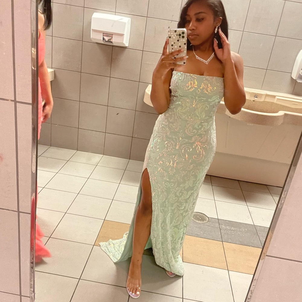 Sequin Prom dress w slit. Mint Green